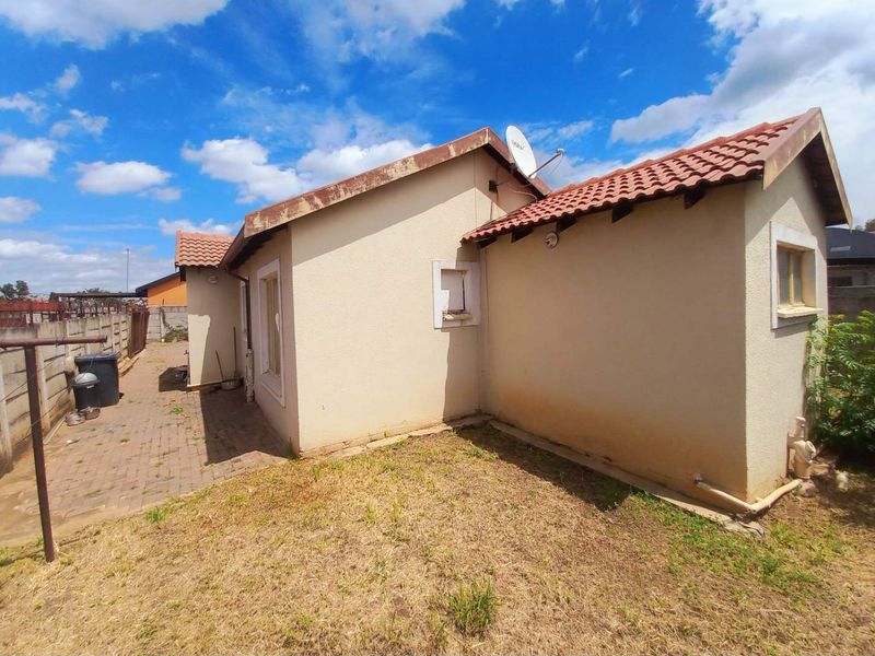 Three bedrooms house for sale in Lotus Gardens - Photo 2