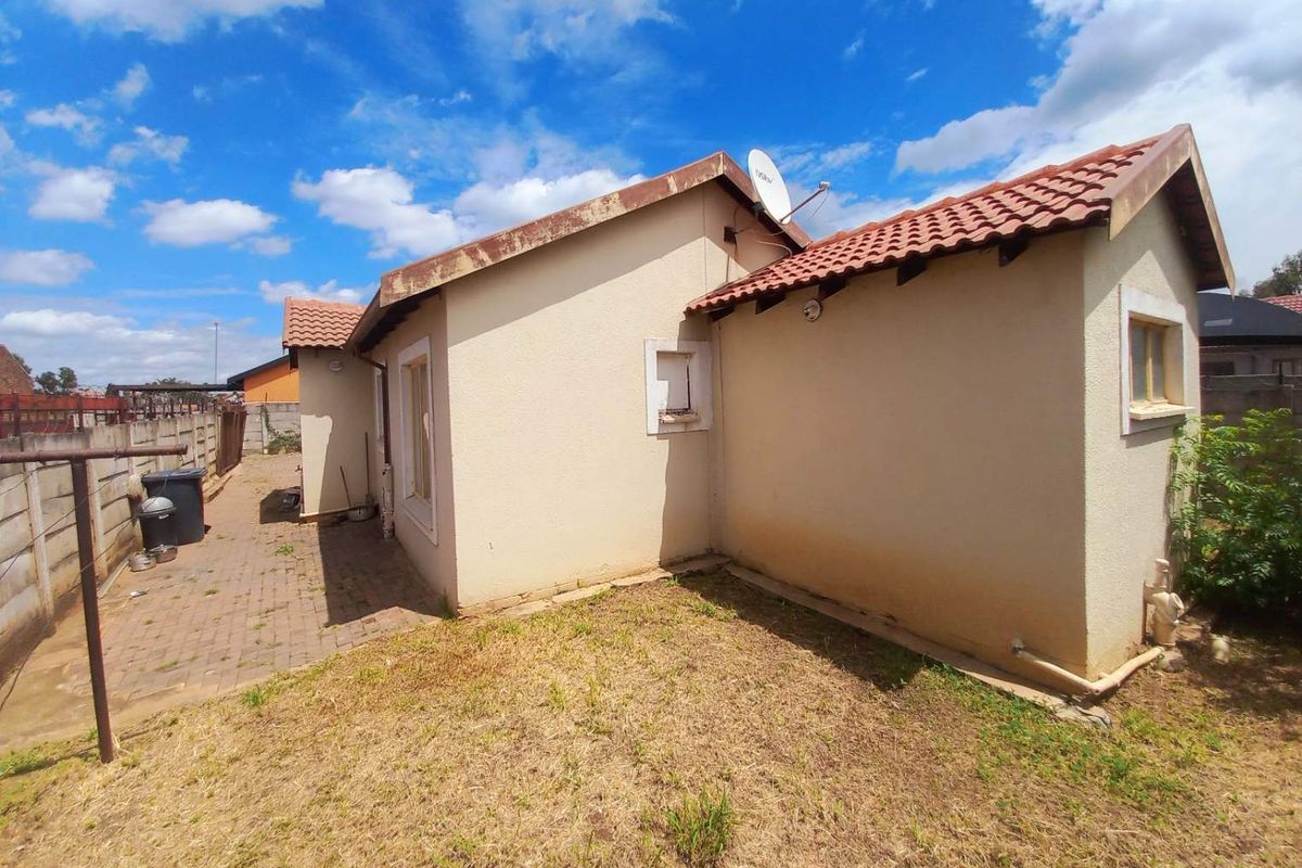 Three bedrooms house for sale in Lotus Gardens - Photo 2