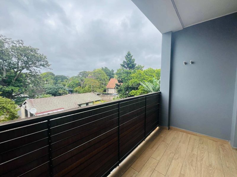 Hendra - Sleek Loft-Style Apartment with Solar Savings and Prime Location! - Photo 3