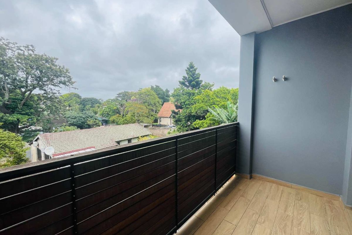 Hendra - Sleek Loft-Style Apartment with Solar Savings and Prime Location! - Photo 3