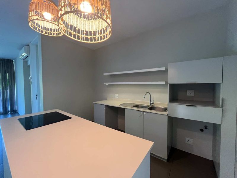 Top Floor 3-Bedroom Apartment with Stunning Estate Views in Dunkirk Estate - Photo 7