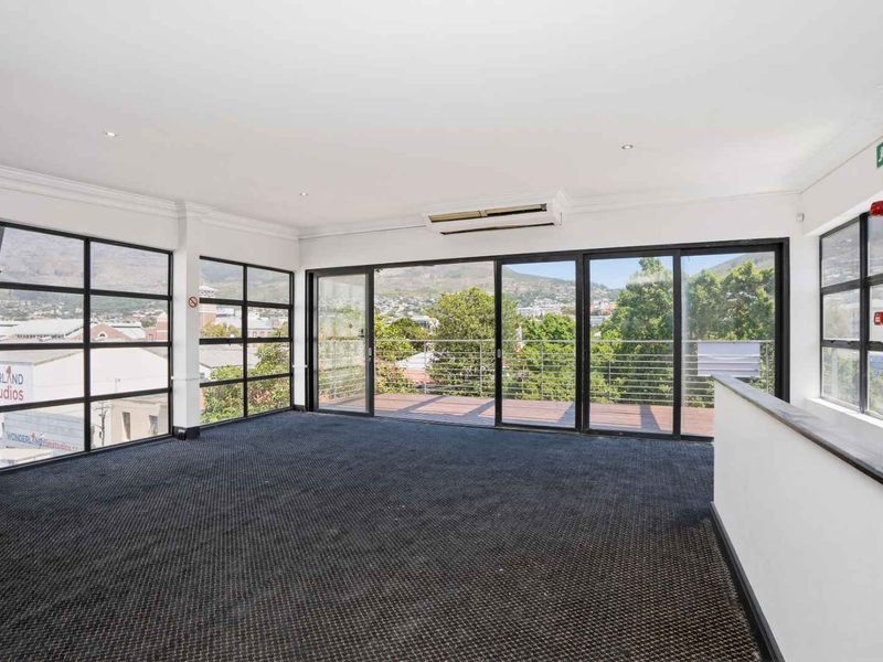 3 PRIME FLOORS TO LET IN GARDENS WITH PANORAMIC VIEWS - Photo 7