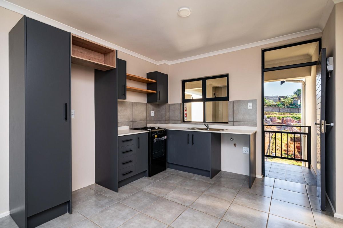 Kings Gate Estate 3 Bedroom Apartment - Photo 3