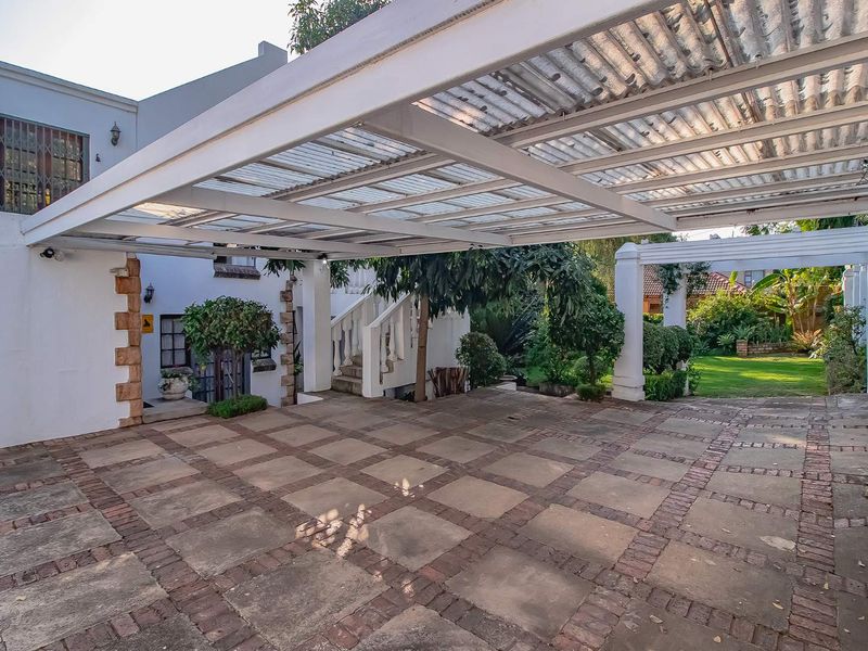 Large Cape Dutch style home in Sterrewag. - Photo 8