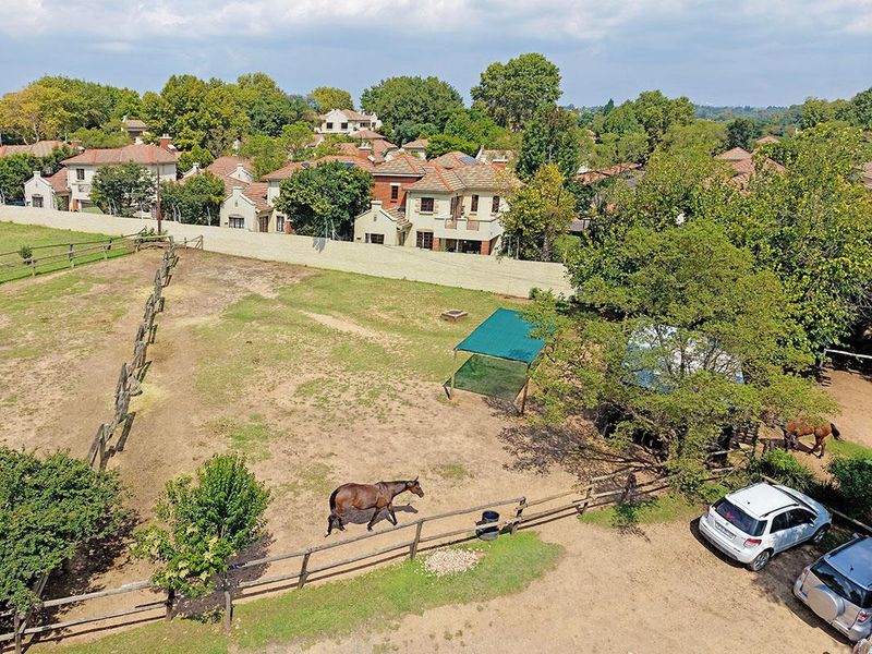 Terrific 3 Bed 2 Bath Townhouse In the Best Part of The Complex_Pet friendly with views for days - Photo 3