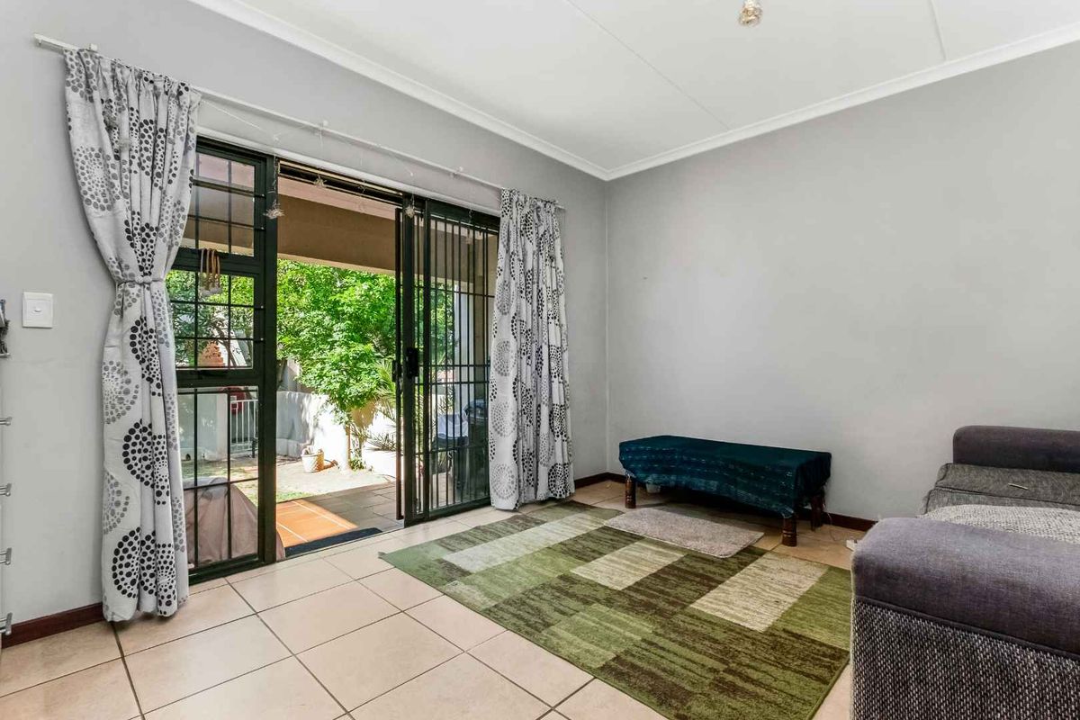 2 BEDROOM, 2 BATHROOM GROUND FLOOR APARTMENT FOR SALE IN PAULSHOF - Photo 4