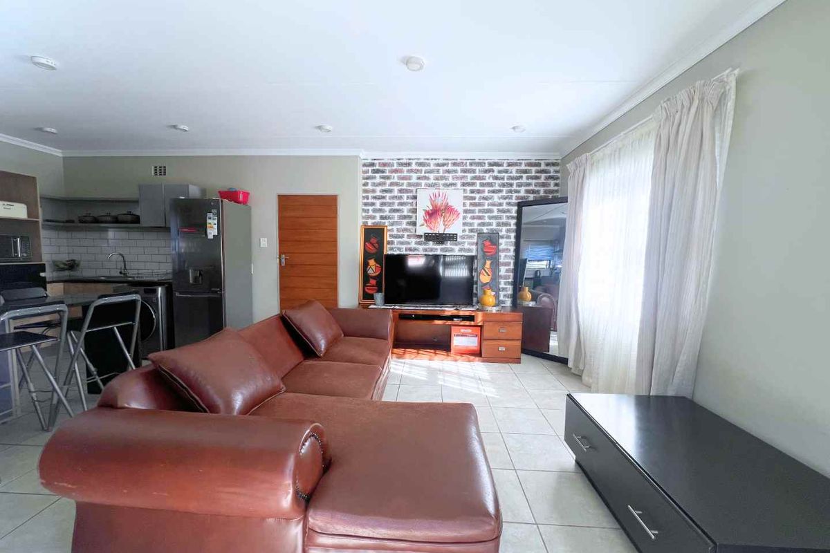 Three Bedroom home in Capital View Estate - Photo 4