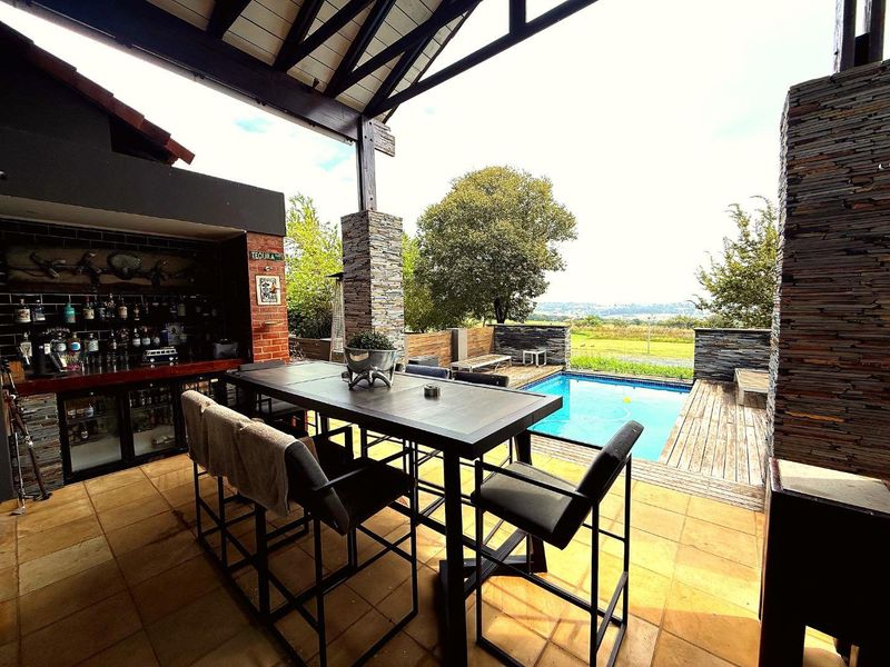 Elevated Luxury for the Modern Family - Complete with vies and Solar - Photo 4