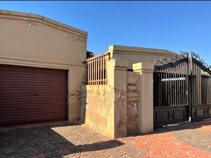 Property #2499095, House Rental Monthly in Roodekop