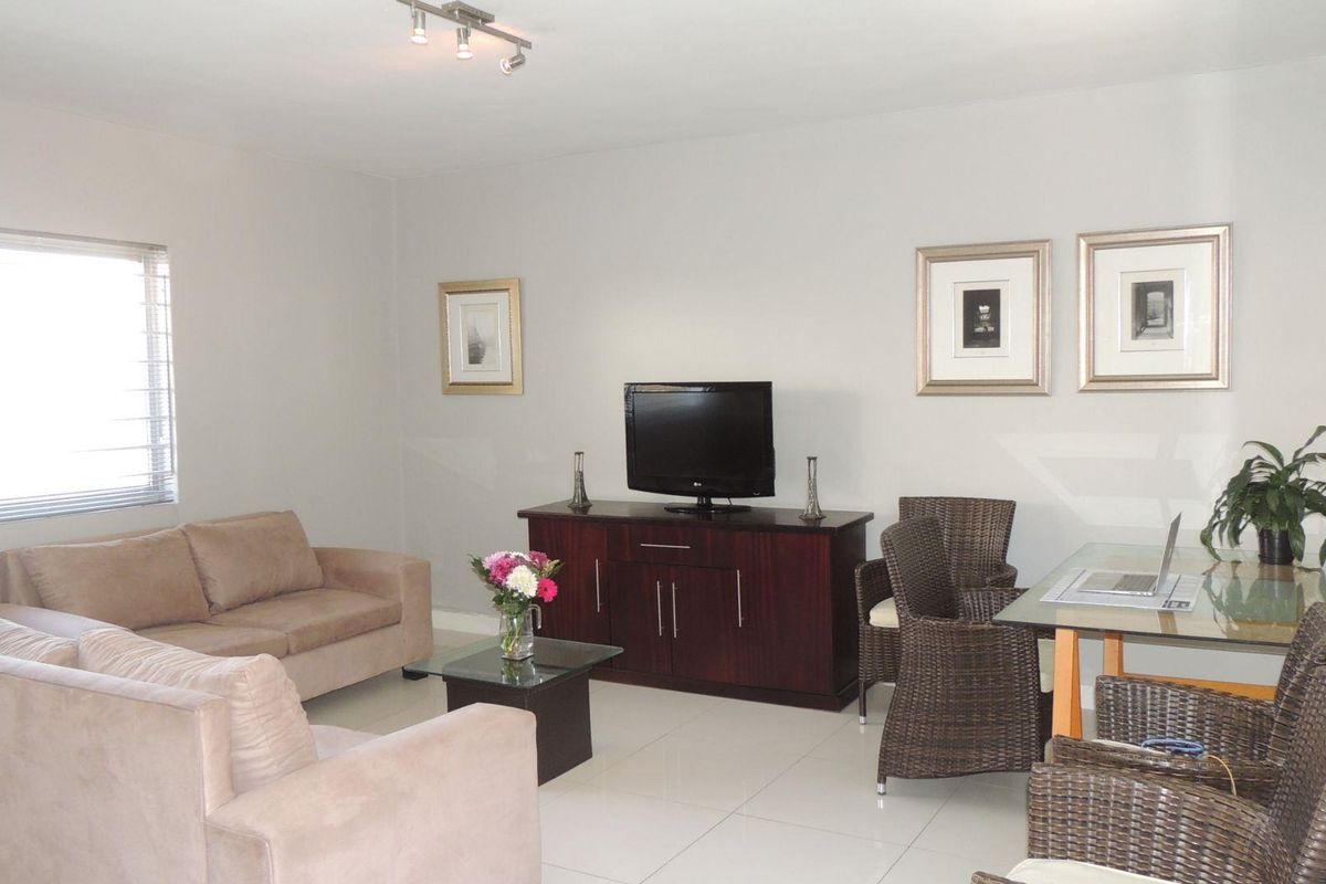 Green Point Ground‐Floor 1‐Bedroom  -  A Smart, Flexible Investment   R2 450 000 - Photo 5