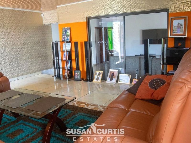 Blend of Classic & Modern - Photo 3