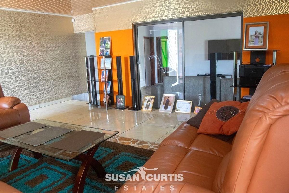 Blend of Classic & Modern - Photo 3