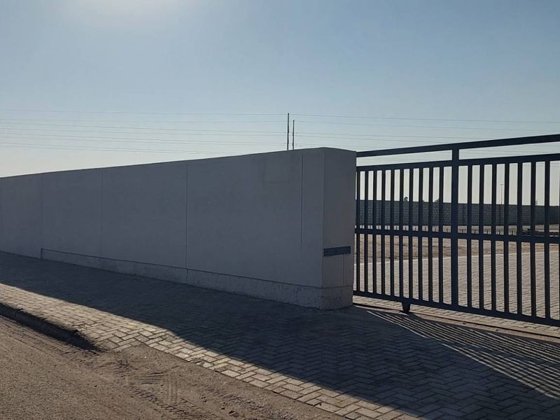 4100 sqm erf with offices - Photo 1