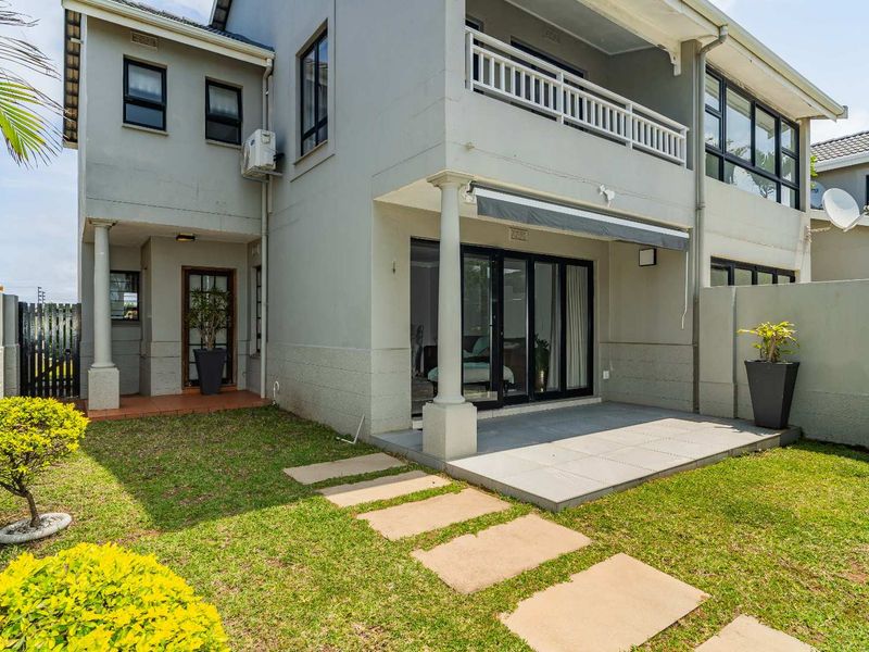 Modern 2 bedroom duplex for sale in Umhlanga Manors - Pet Friendly - Photo 3