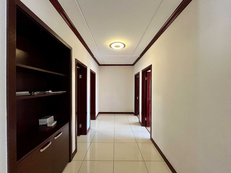 3 Bedroom 2 Bathroom Executive Apartment - Photo 9