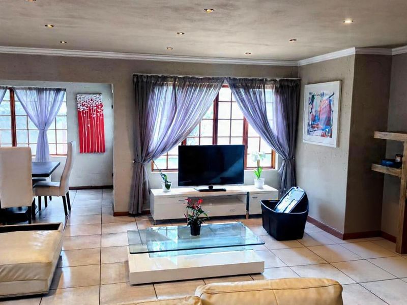 Ideal AirBnB Residence! Best of the Best! - Photo 5