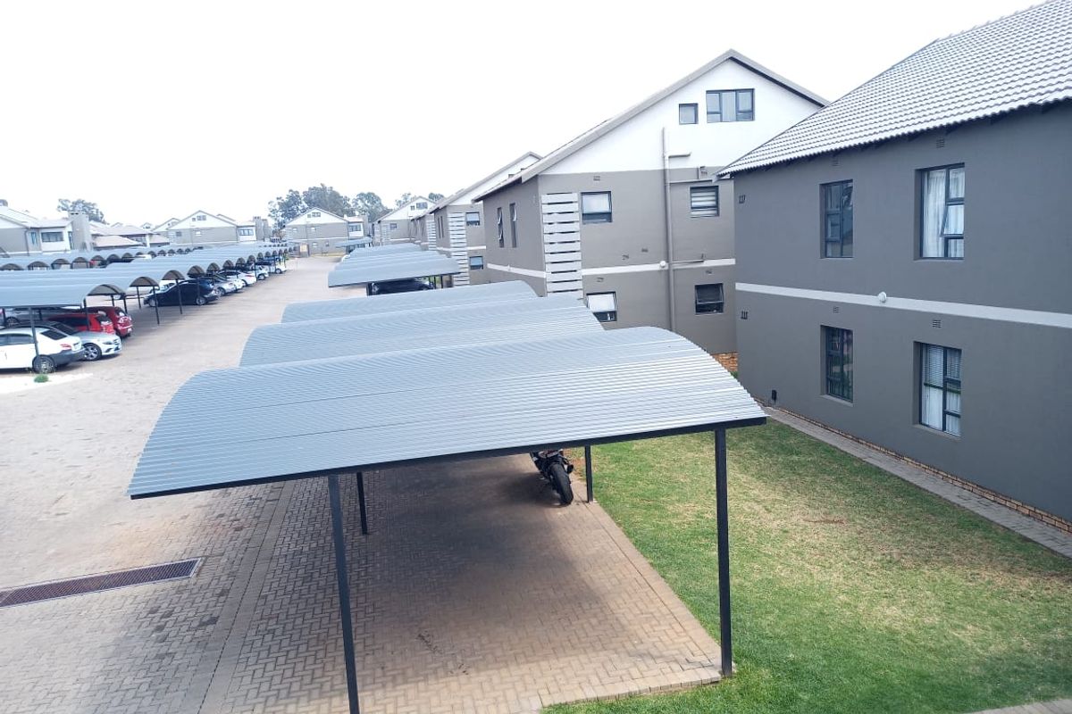 3 Bedroom Townhouse FOR SALE in Norton's Home Estates, Benoni - Photo 2