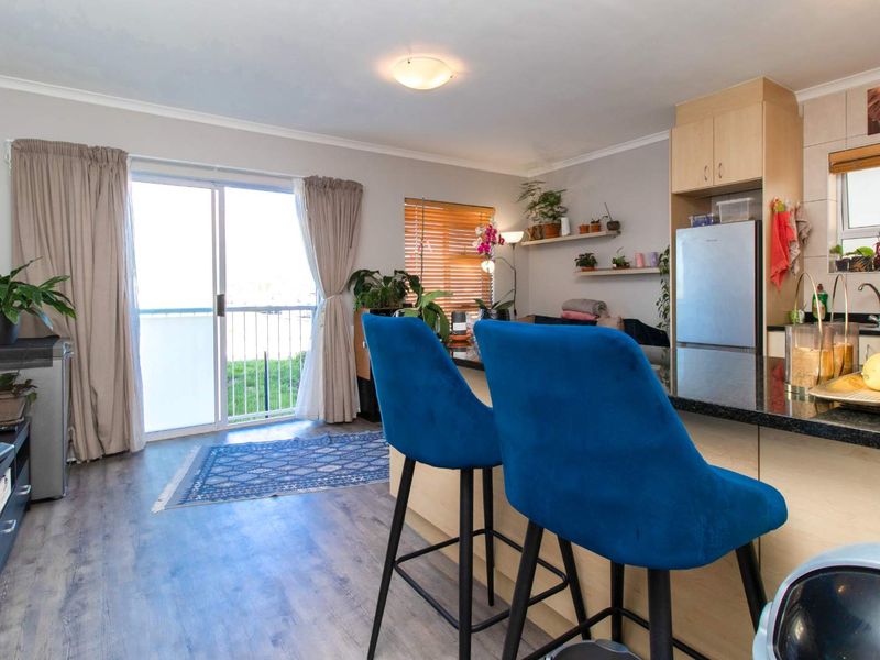 Seaside Escape – Coastal Comfort with Lifestyle Perks - Photo 4