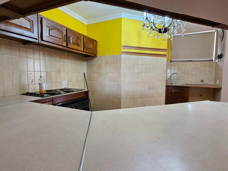Comfortable Retirement Living in a Secure and Well-Established Community - Photo 7