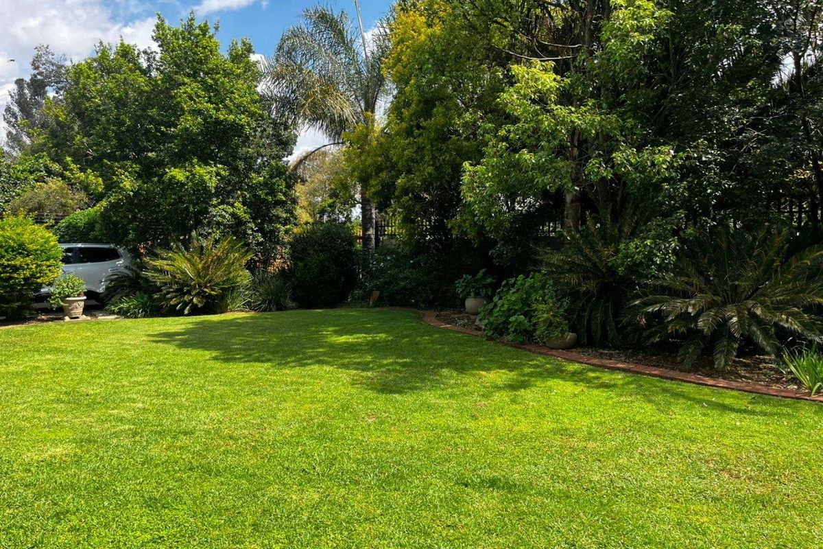 4 Bedroom family Home situated in the sought after area of farrarmere - Photo 3