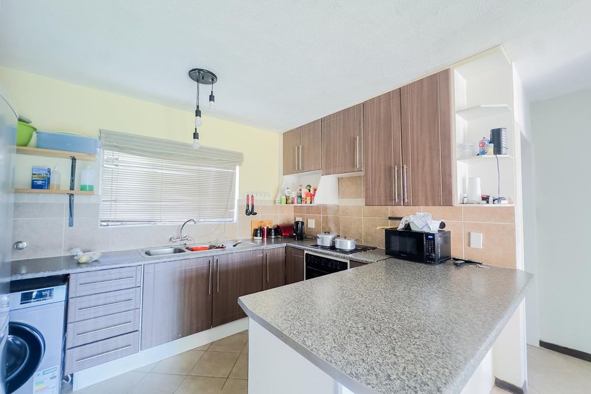 2 Bedroom Townhouse with a Private Garden - Photo 4