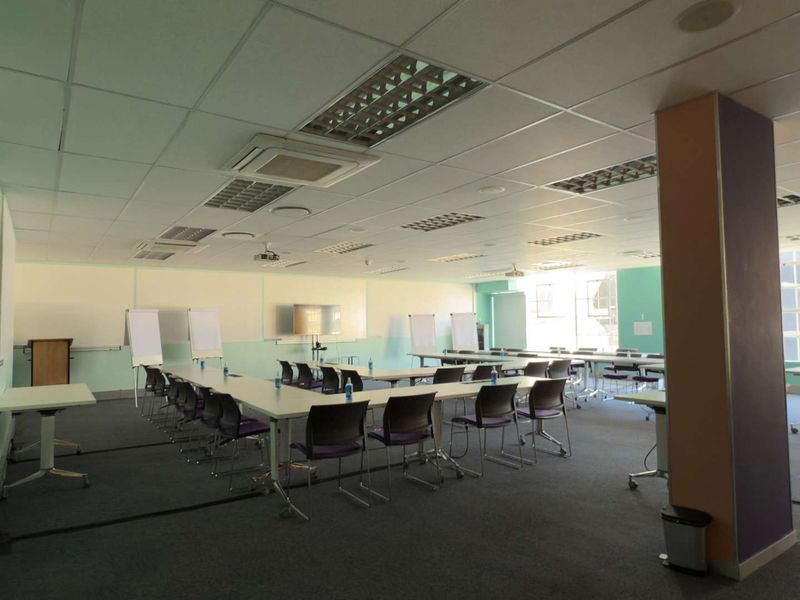903m2 of prime office space to let in Foreshore - Photo 3