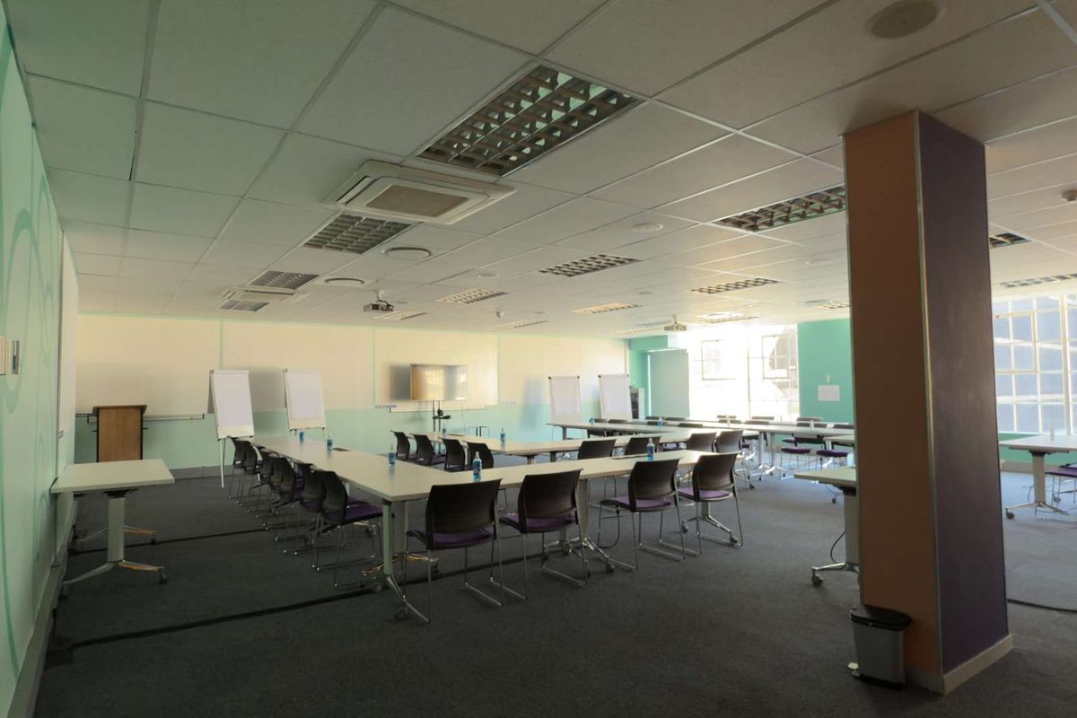 903m2 of prime office space to let in Foreshore - Photo 3