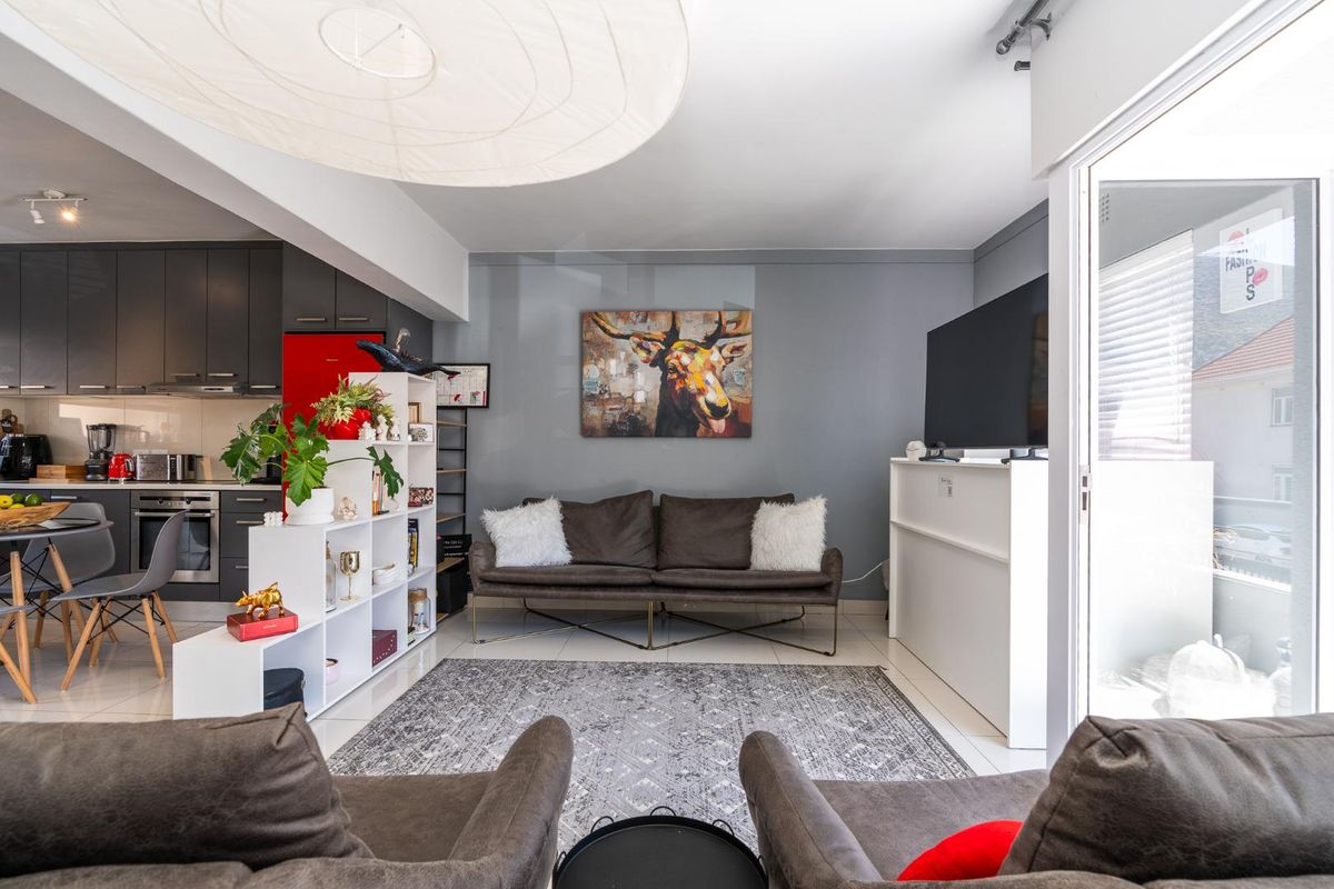 Prime 2-Bedroom Apartment on Central St Johns Road - Photo 3