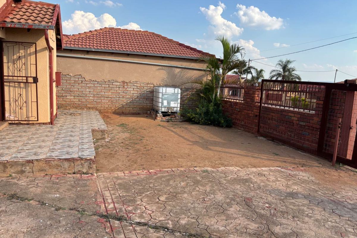 ANOTHER GEM IN SOSHANGUVE WW - Photo 5