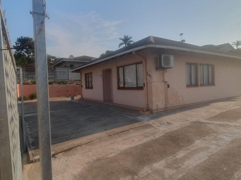 4-Bedroom Home with Double Garage &amp; Large Yard - Photo 2
