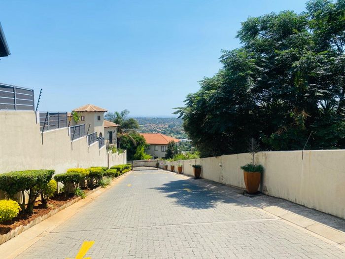 Property #2383551, Apartment Rental Monthly in Constantia Kloof