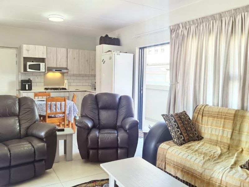 HARTLAND VILLAS - **Long-Term Rental Available from July 1st** - Photo 5