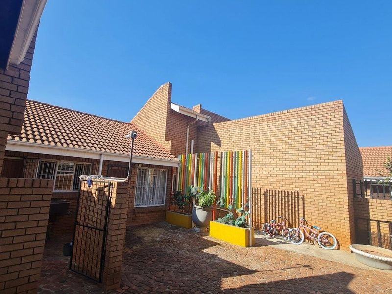 EXCLUSIVE MANDATE Lock up and go secure Duet. - Photo 8