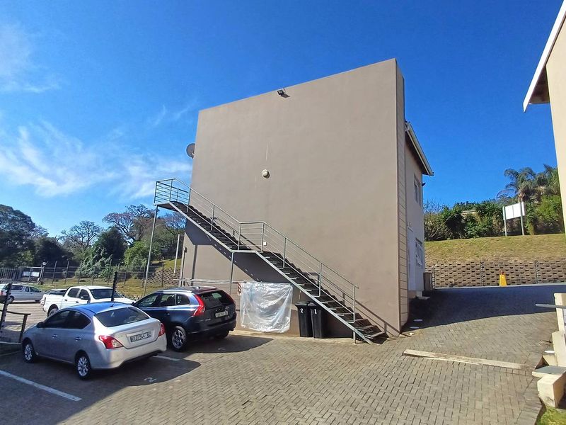 Lovely ground floor 2 bedroom apartment in a double storey standalone building - Photo 9