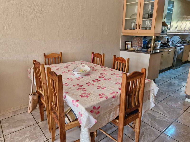 CHARMING PET FRIENDLY TOWNHOUSE - BEYERS PARK - Photo 4