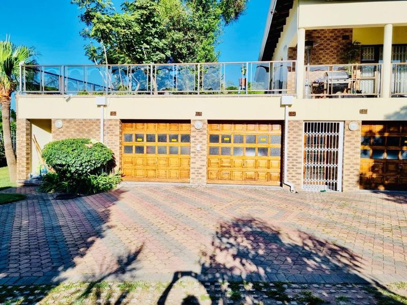 Discover Your Dream Family Oasis in Regency Park, Pinetown - Photo 1