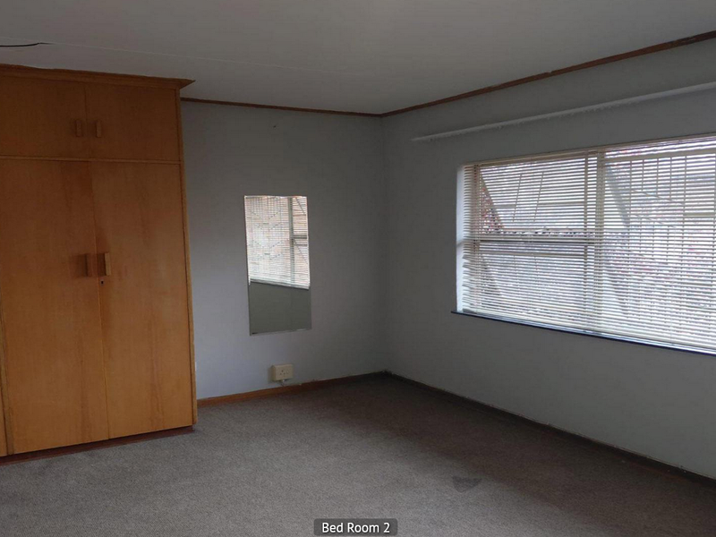 Perfect Starter Home: 2-Bedroom Townhouse in Westdene - Photo 8