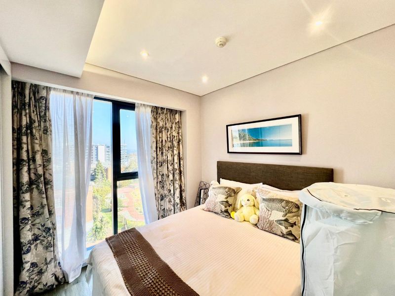 Luxury Meets Convenience in Rosebank’s Manhattan-Inspired Residence - Photo 3