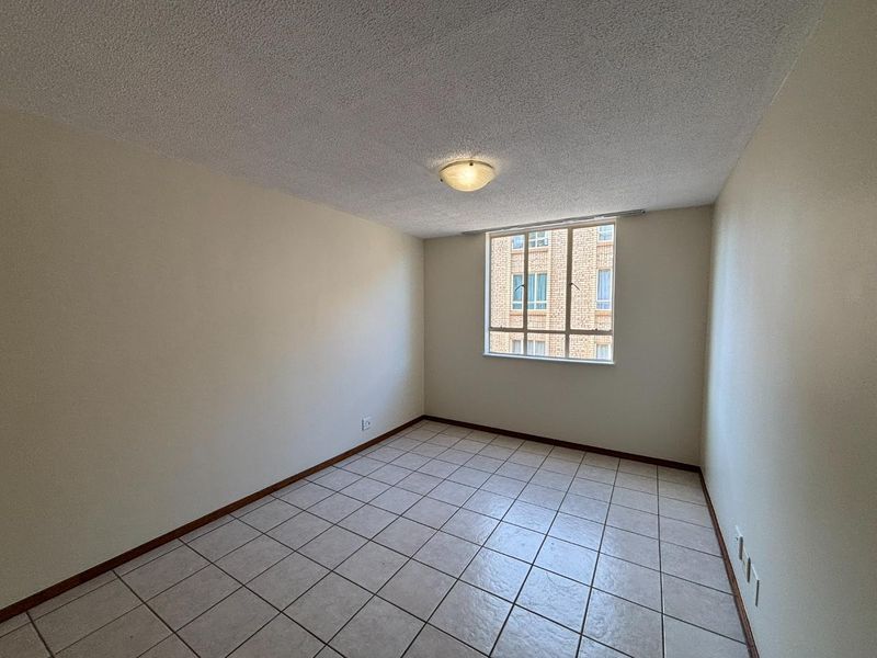 2 Bedroom apartment in Hatfield - Photo 7