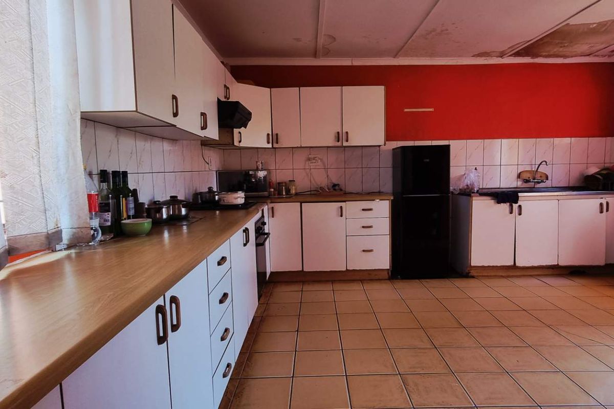 Khomasdal 3 bedroom house with flat - Photo 3