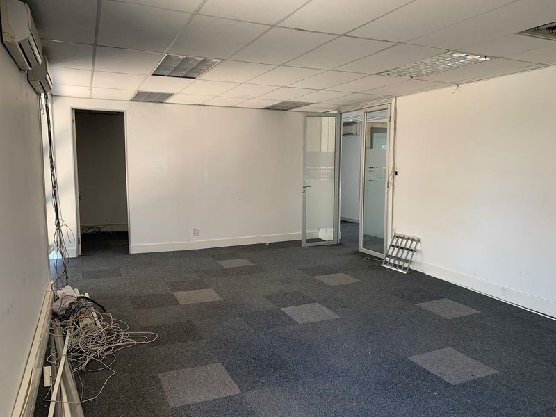 90m2  Paulshof Office To Let - Photo 4