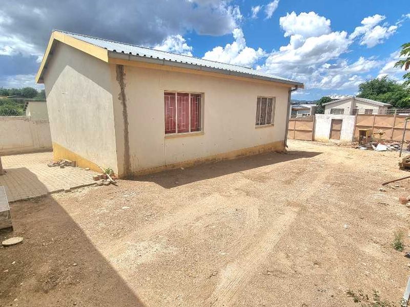 HOUSE FOR SALE - GREENWELL, KATUTURA - Photo 6
