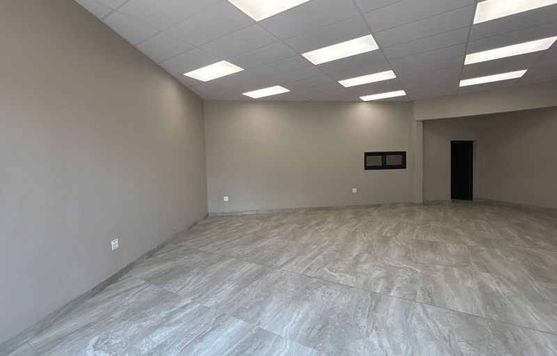 100 sqm Commercial Shop to Rent in Hilton Central