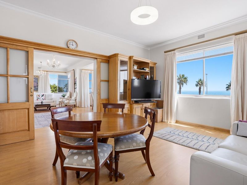 Expansive Frontline Apartment with Spectacular Promenade and Ocean Views - Photo 5