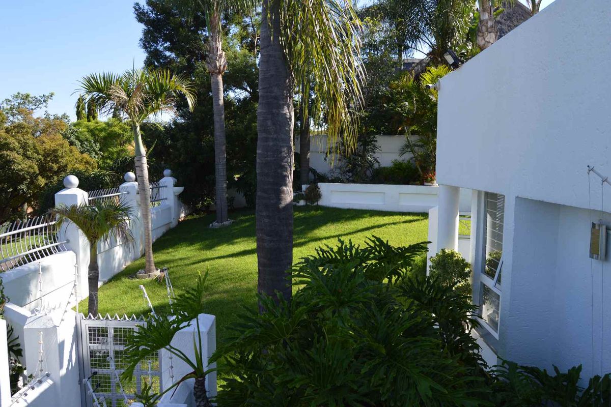 Stunning Furnished Home in Secure Estate with Breathtaking Sunset Views - Photo 3