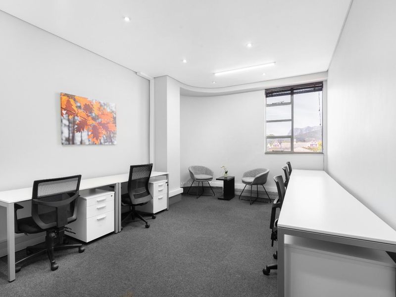 Private office space tailored to your business’ unique needs in Regus Eikestad Mall Stellenbosch. - Photo 4