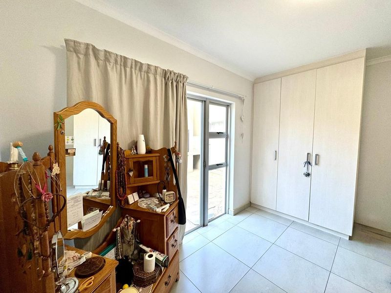 3 Bedroom House For Sale in Elisenheim - Photo 10