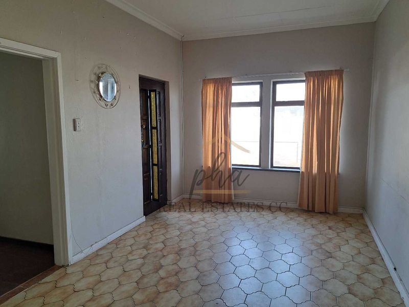 3 bedr home with spacious erf for sale in Walvis Bay selling for N$2.3 mil - Photo 9