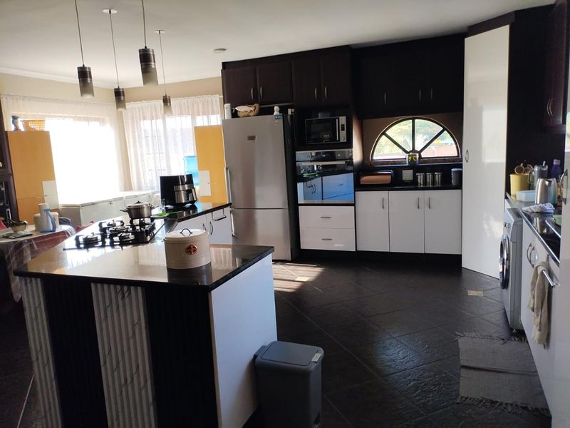 Level property for sale in Glen Hills - Photo 9