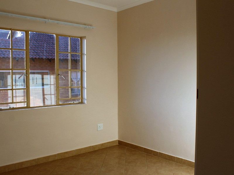 Enjoy the convenience of water included & flexibility of prepaid electricity! - Photo 10